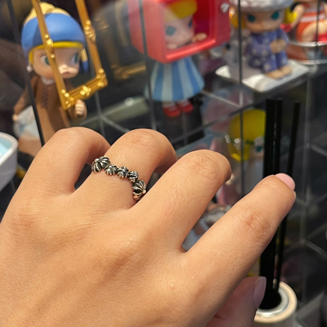 CHROME HEARTS Cross Flower Side Ring（CHROME HEARTS 280）