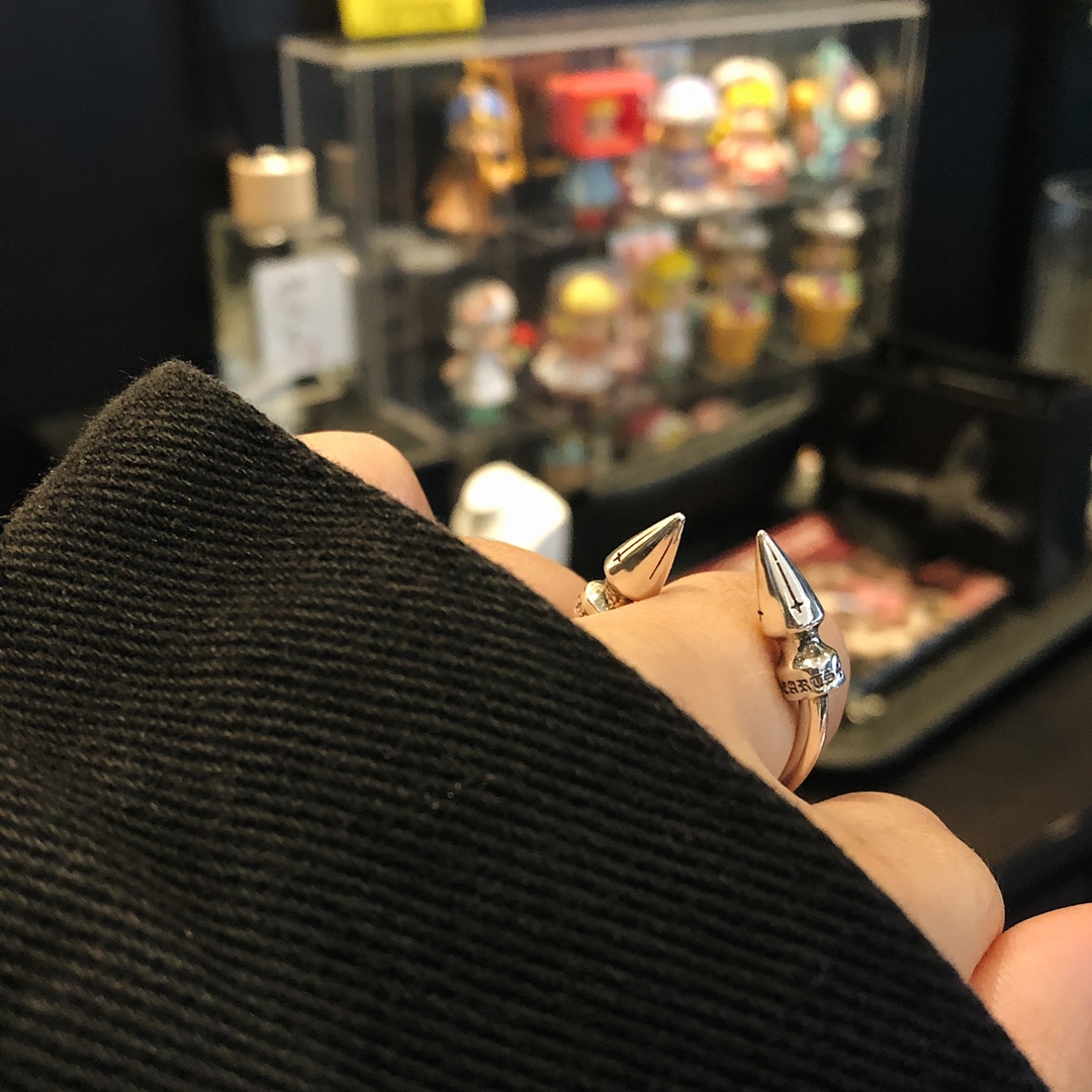 CHROME HEARTS Double-Headed Nail Ring（CHROME HEARTS 288）