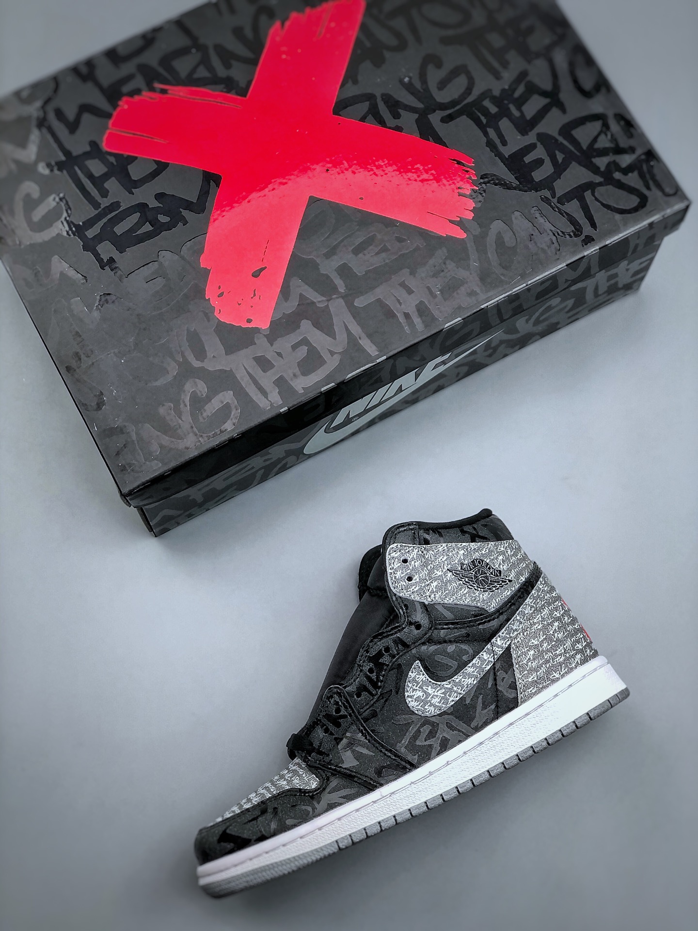 Nike Air Jordan 1 High OG "Rebellionaire"（555088-036）