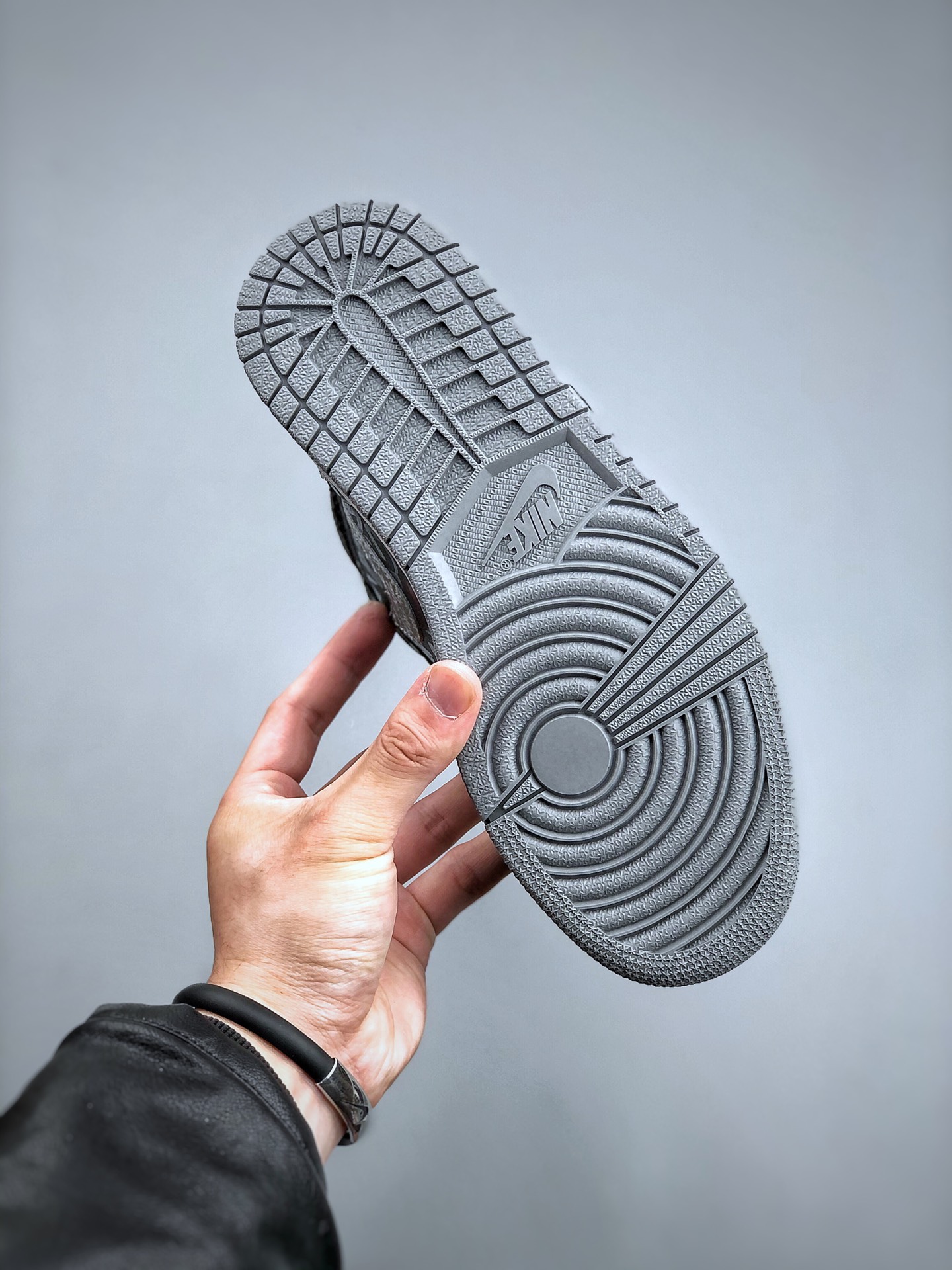 Nike Air Jordan 1 High OG "Rebellionaire"（555088-036）