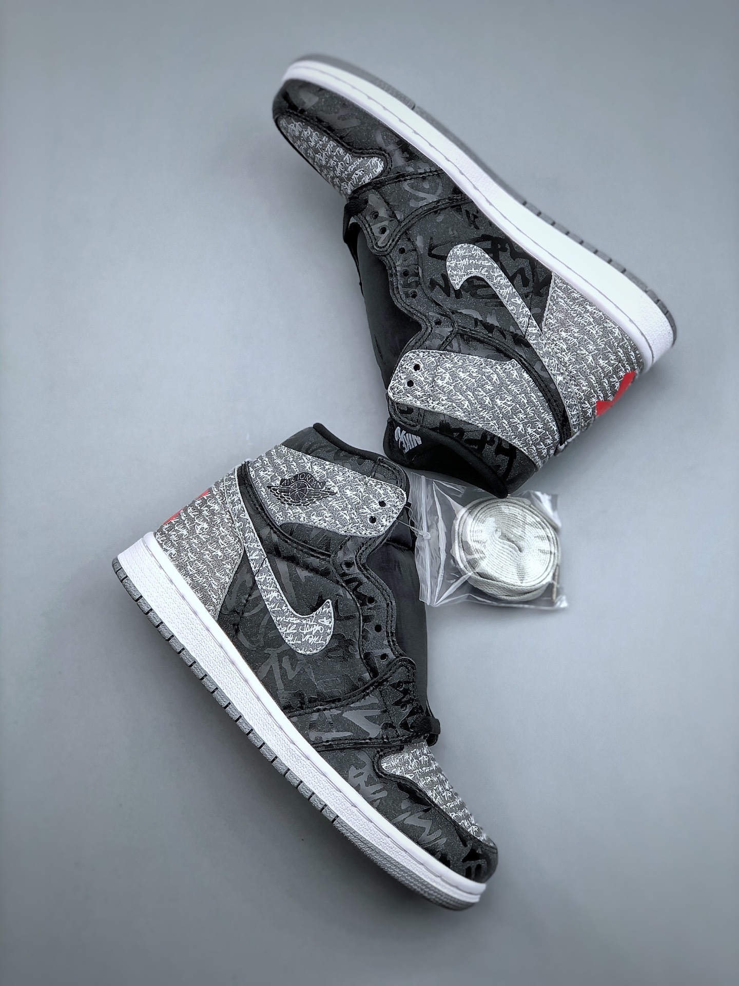 Nike Air Jordan 1 High OG "Rebellionaire"（555088-036）