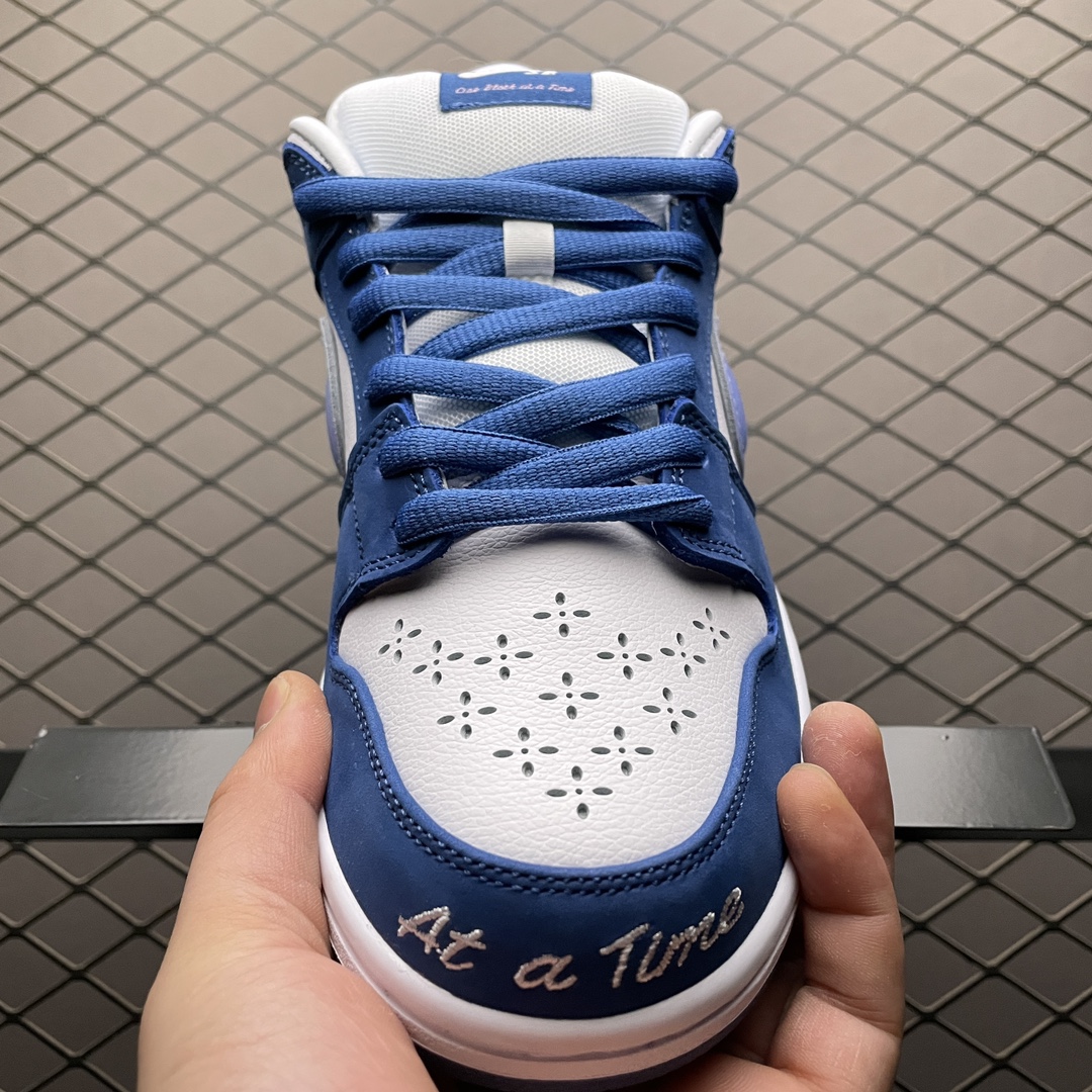 Born x Raised × Nike SB Dunk Low Pro QS "One Block At a Time"(FN7819-400)