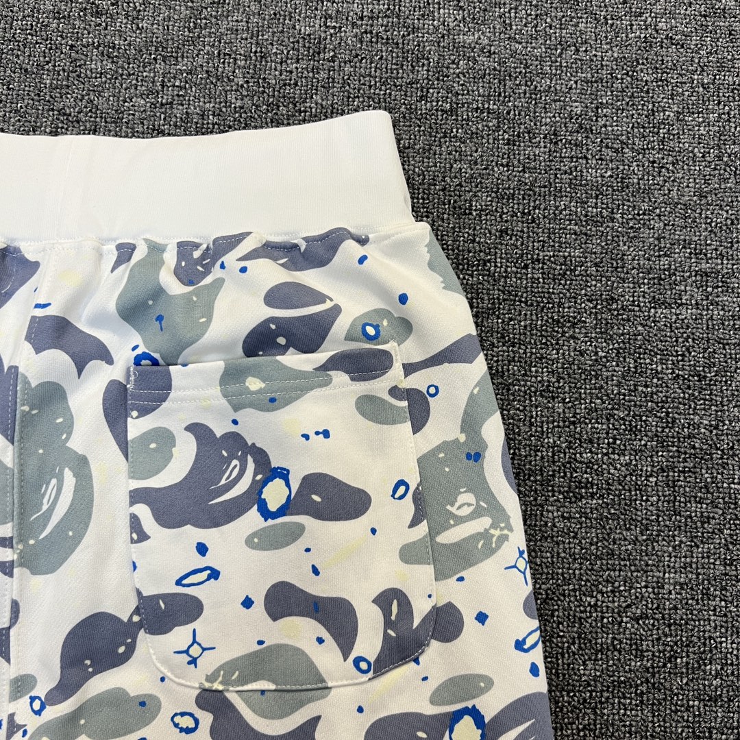 BAPE Space Camo Shark Sweat Shorts (SS21) White（1F30-153-006）