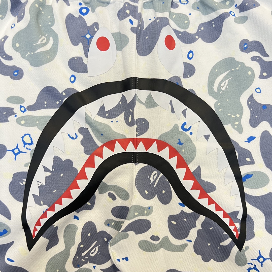 BAPE Space Camo Shark Sweat Shorts (SS21) White（1F30-153-006）