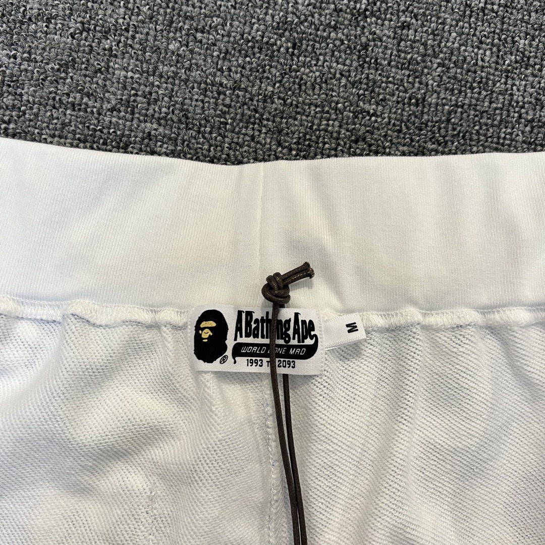 BAPE Space Camo Shark Sweat Shorts (SS21) White（1F30-153-006）