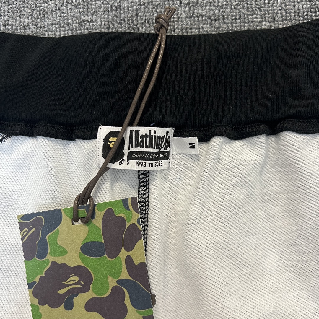 BAPE Space Camo Shark Sweat Shorts (SS21) White（1F30-153-006）