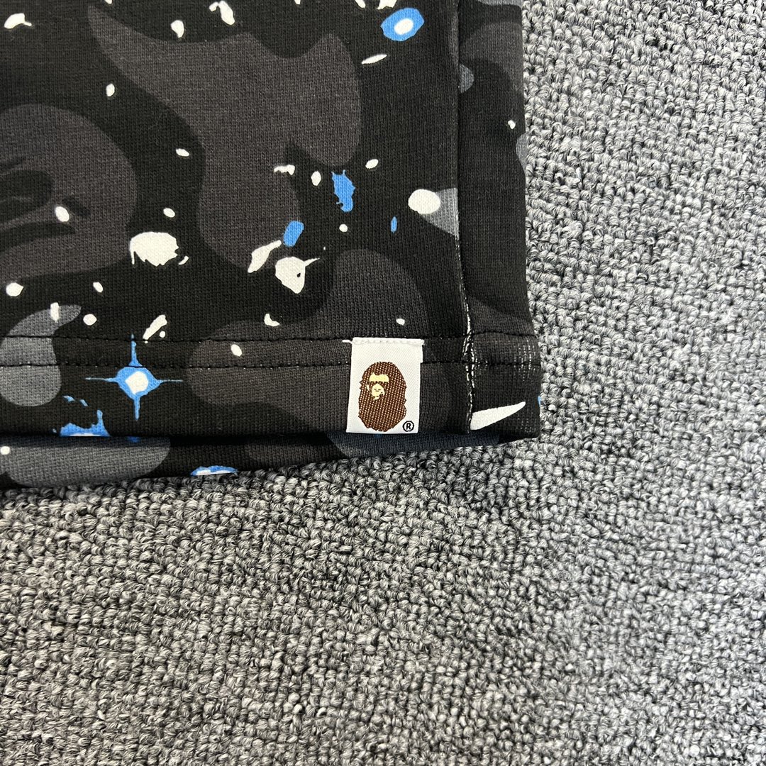 BAPE Space Camo Shark Sweat Shorts (SS21) White（1F30-153-006）