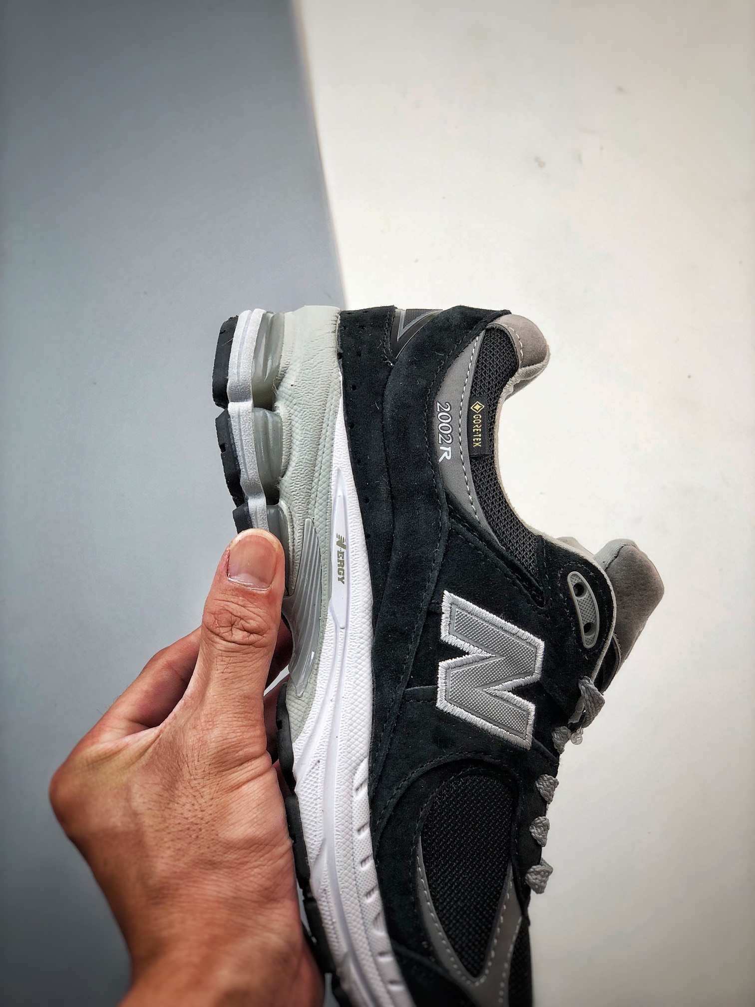 New Balance 2002R GORE-TEX "Black/Gray"(M2002RXD）