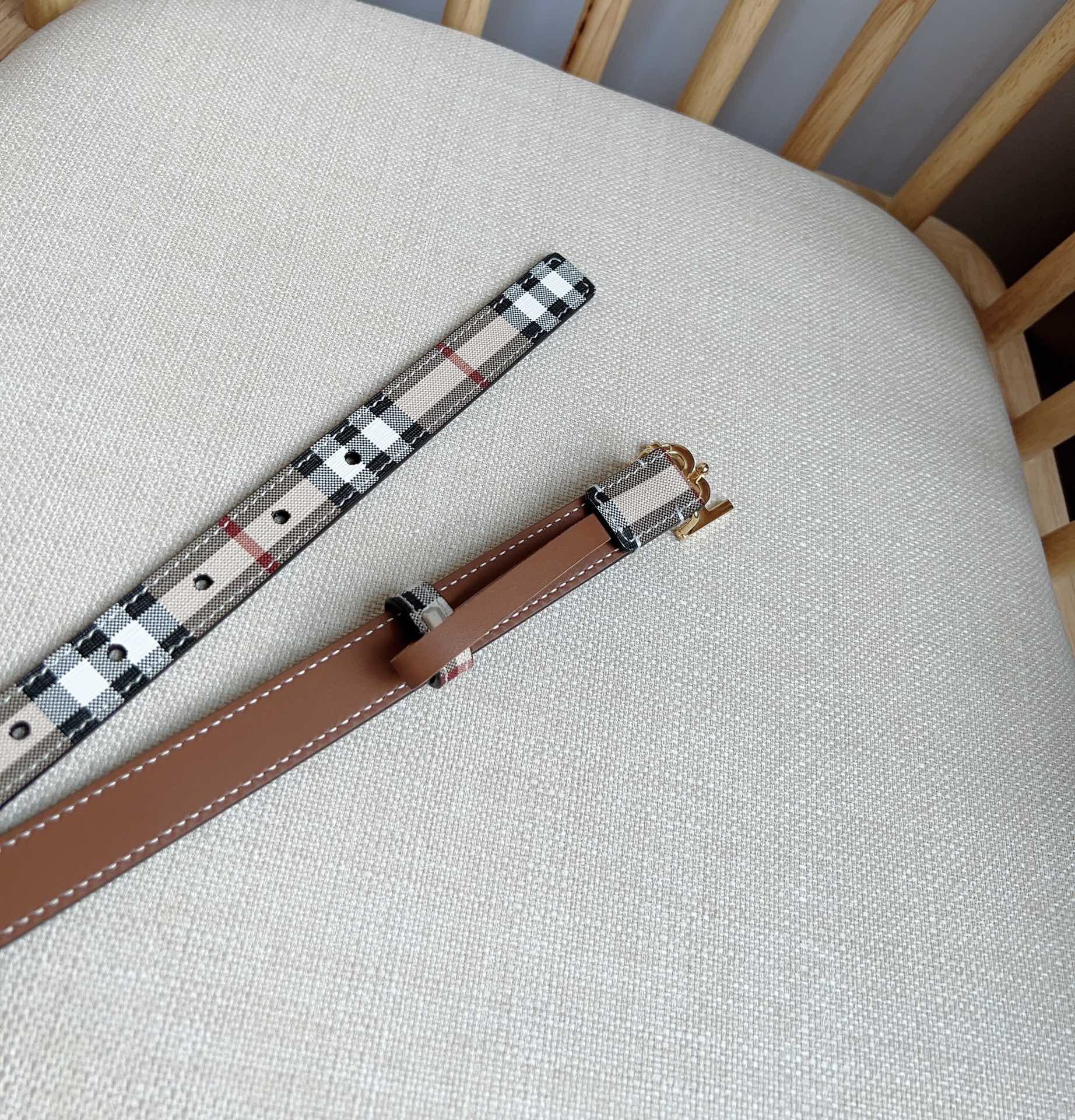 Burberry Check and Leather TB Belt（80704091）