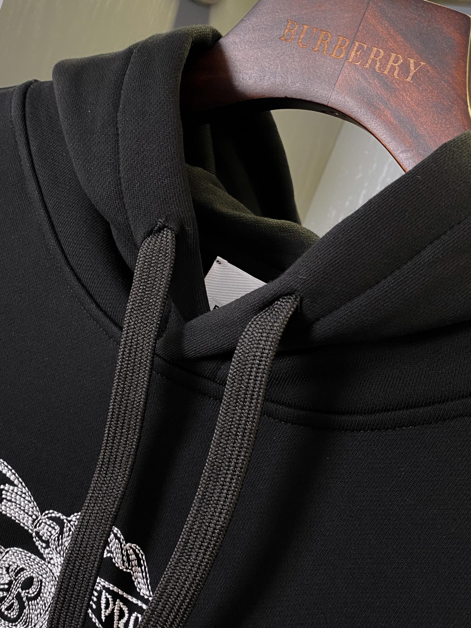 Burberry Embroidered EKD Cotton Hoodie（80727761）