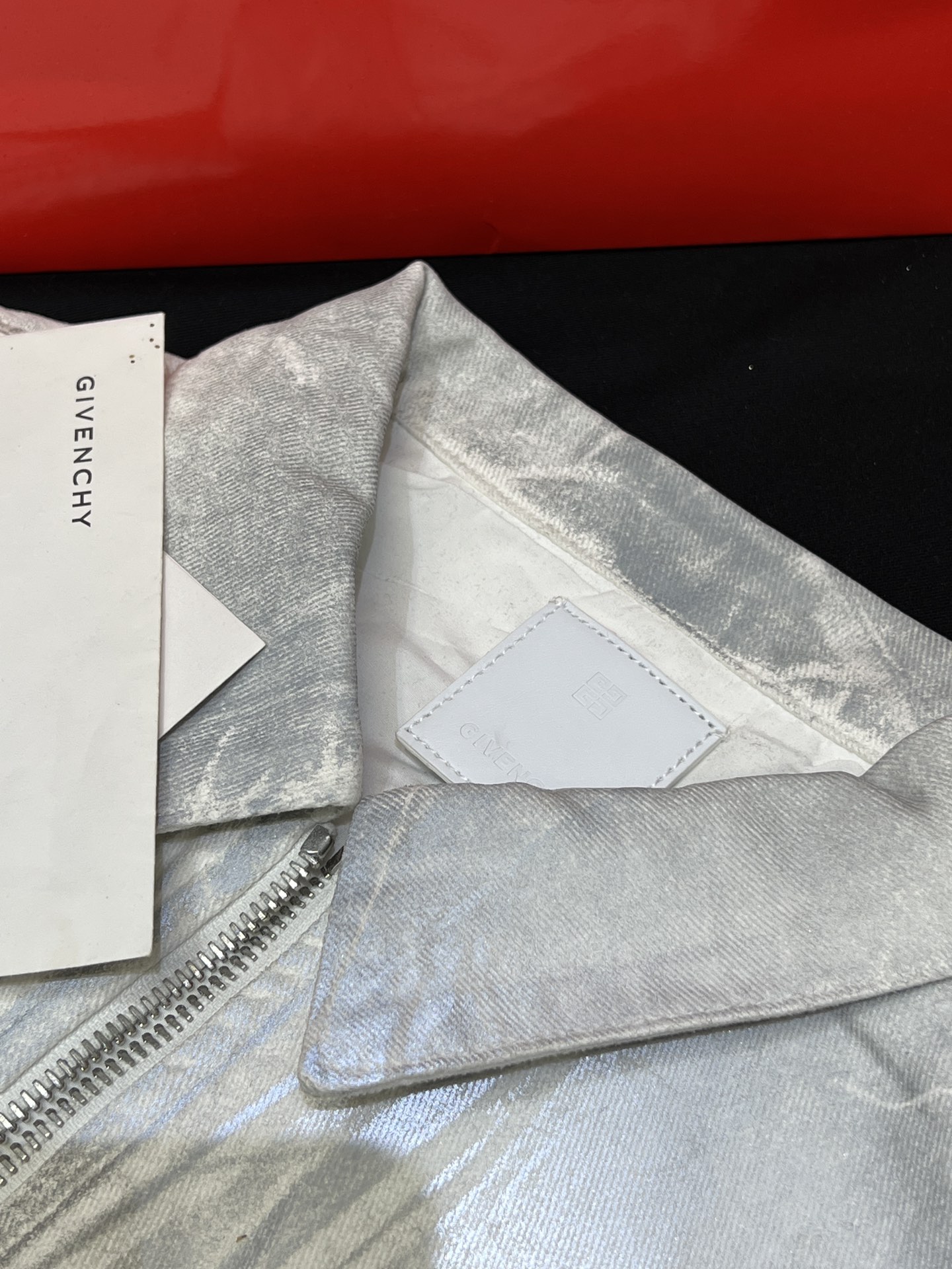 Givenchy Oversized sleeveless jacket in denim in - grey/white（BM012A5Y4U-069）