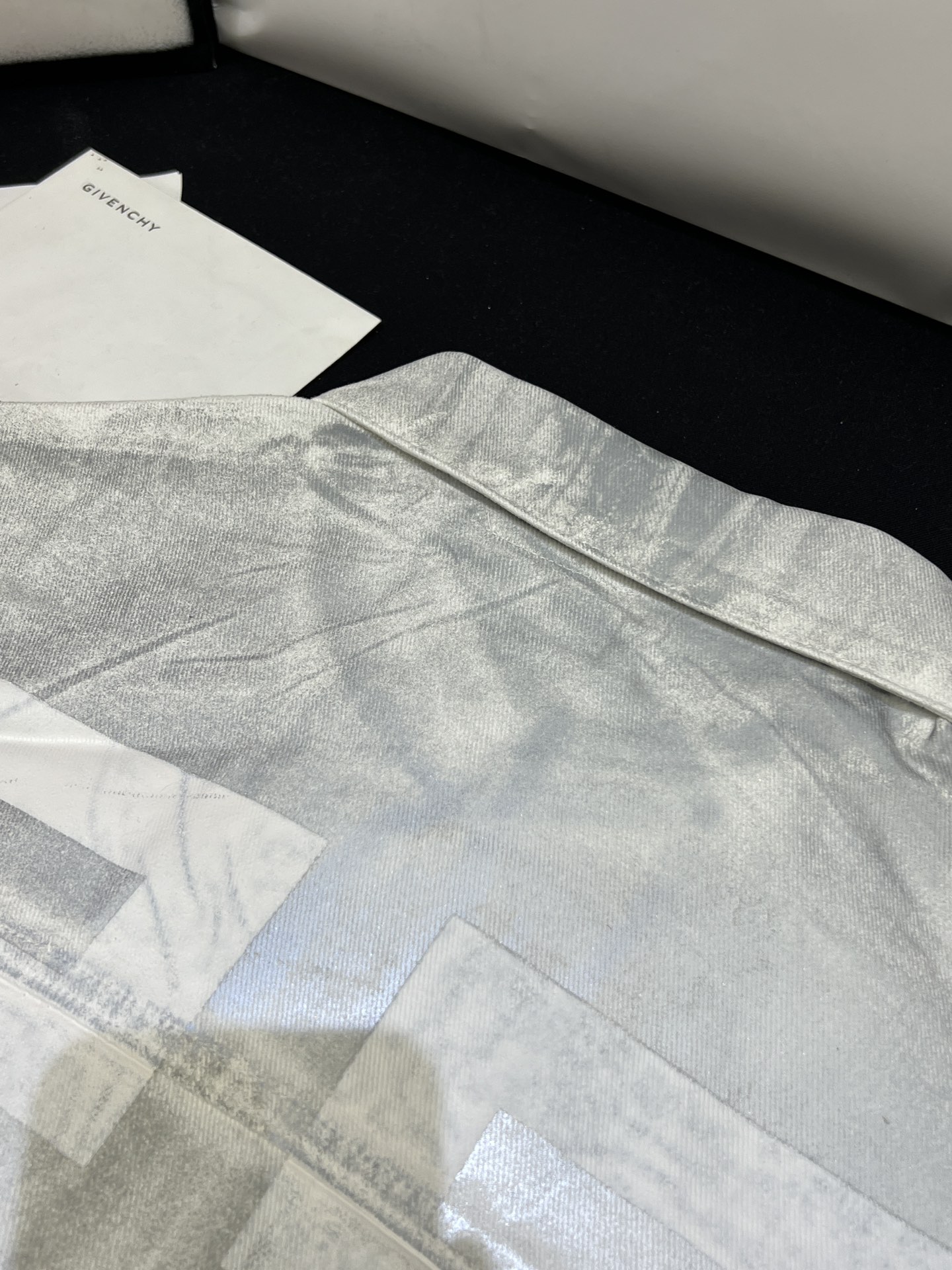 Givenchy Oversized sleeveless jacket in denim in - grey/white（BM012A5Y4U-069）