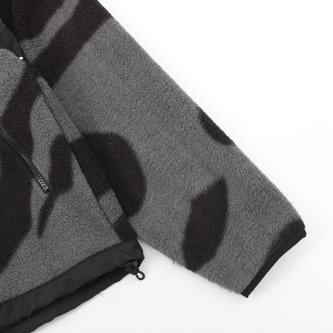 The North Face KAWS x Retro 1995 Denali Jacket（NF0A7WMB-7H0）