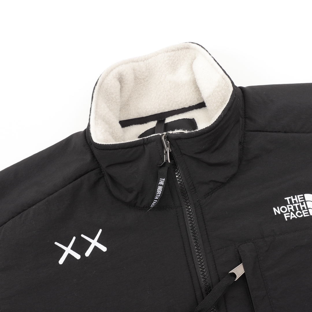 The North Face KAWS x Retro 1995 Denali Jacket（NF0A7WMB-7H0）