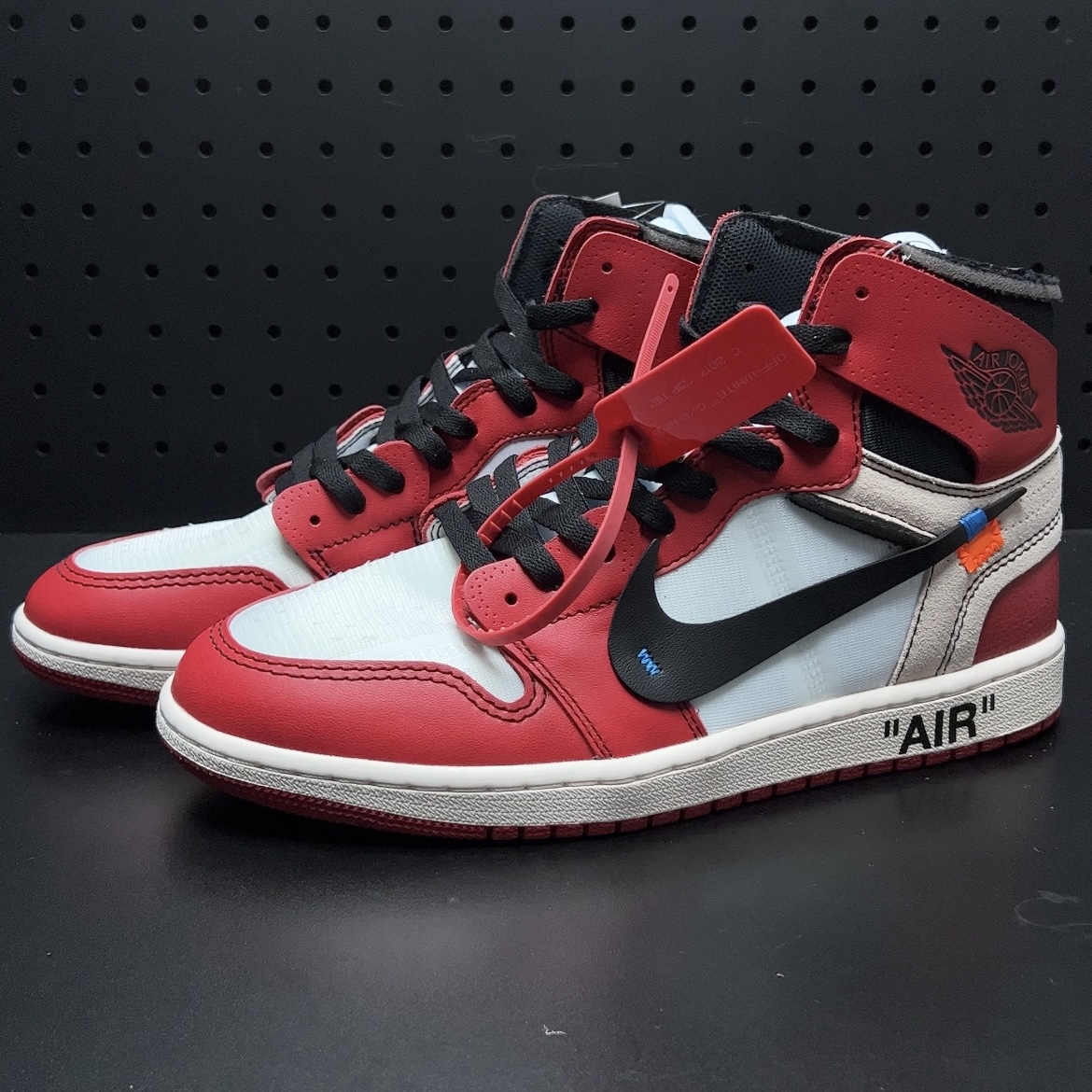 Off-White × Nike Air Jordan 1 Retro High The Ten 