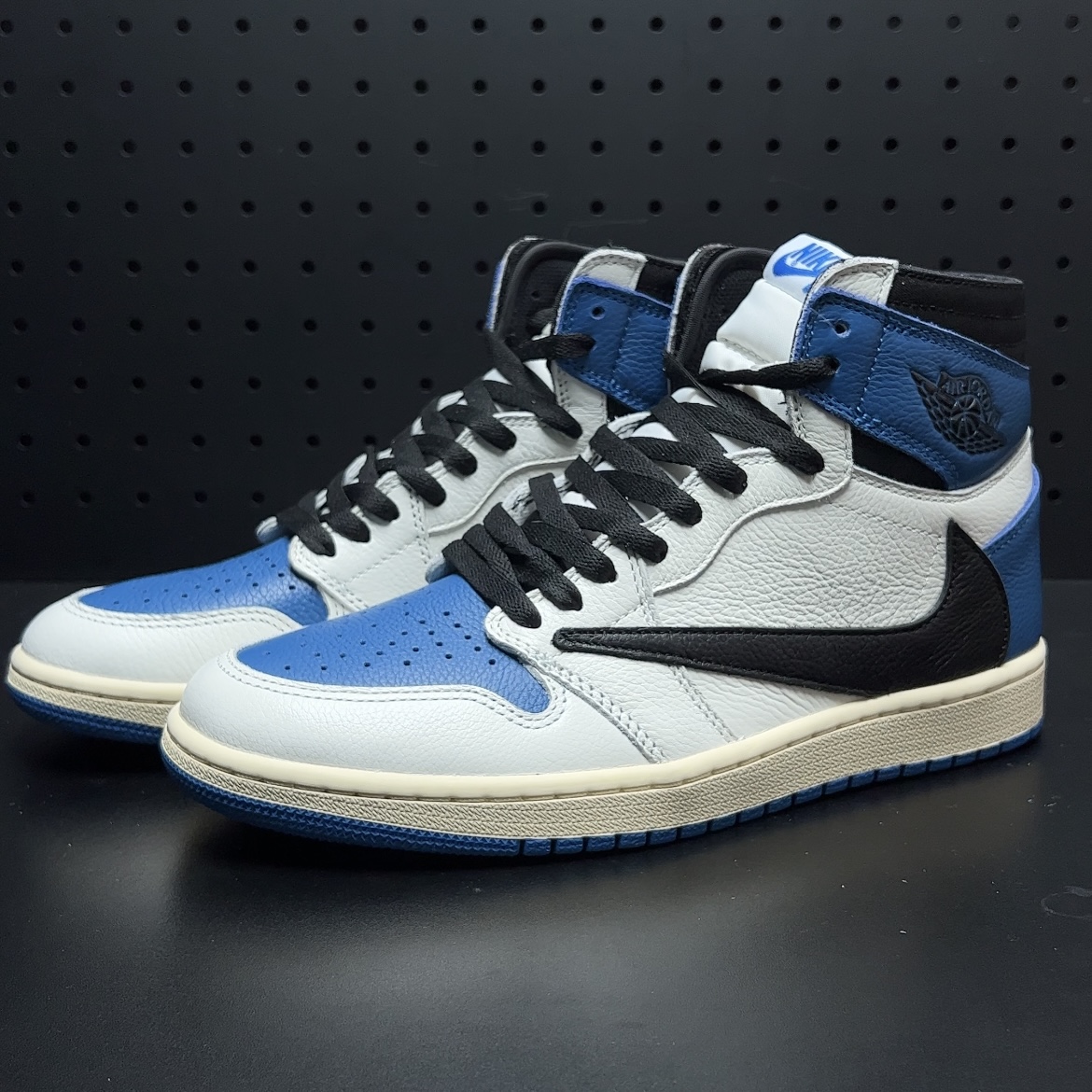 Travis Scott × Fragment × Nike Air Jordan 1 Retro High OG SP 