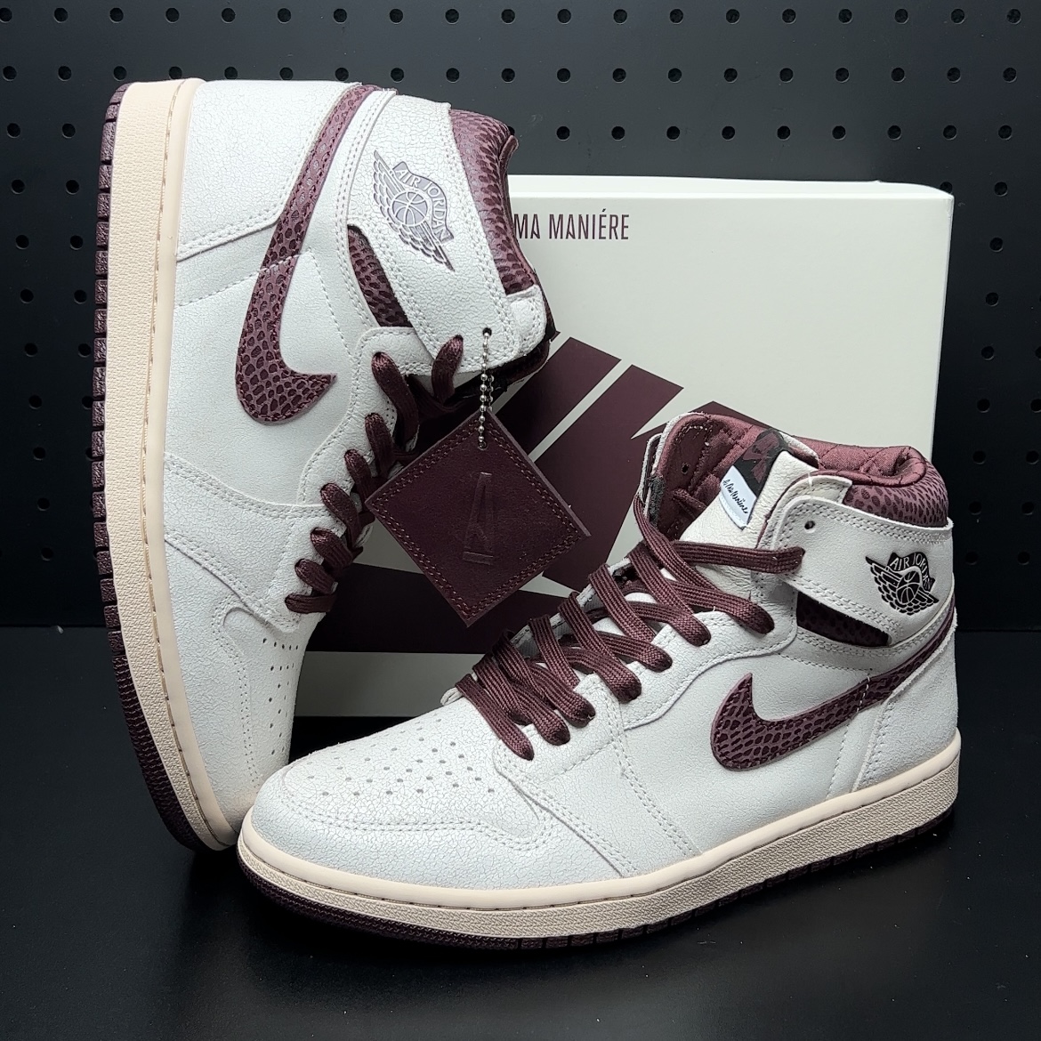 【LJR】A Ma Maniere × Nike Air Jordan 1 RETRO High OG "Sail and Burgundy" (DO7097-100)