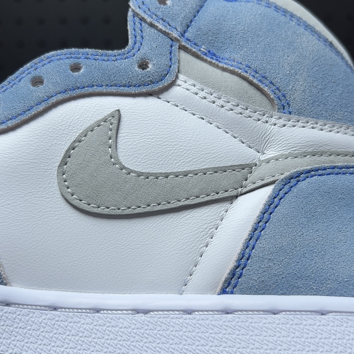 Nike Air Jordan 1 High OG "Hyper Royal"（555088-402）