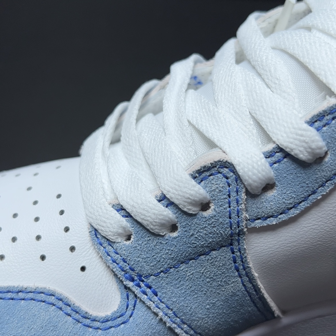 Nike Air Jordan 1 High OG "Hyper Royal"（555088-402）