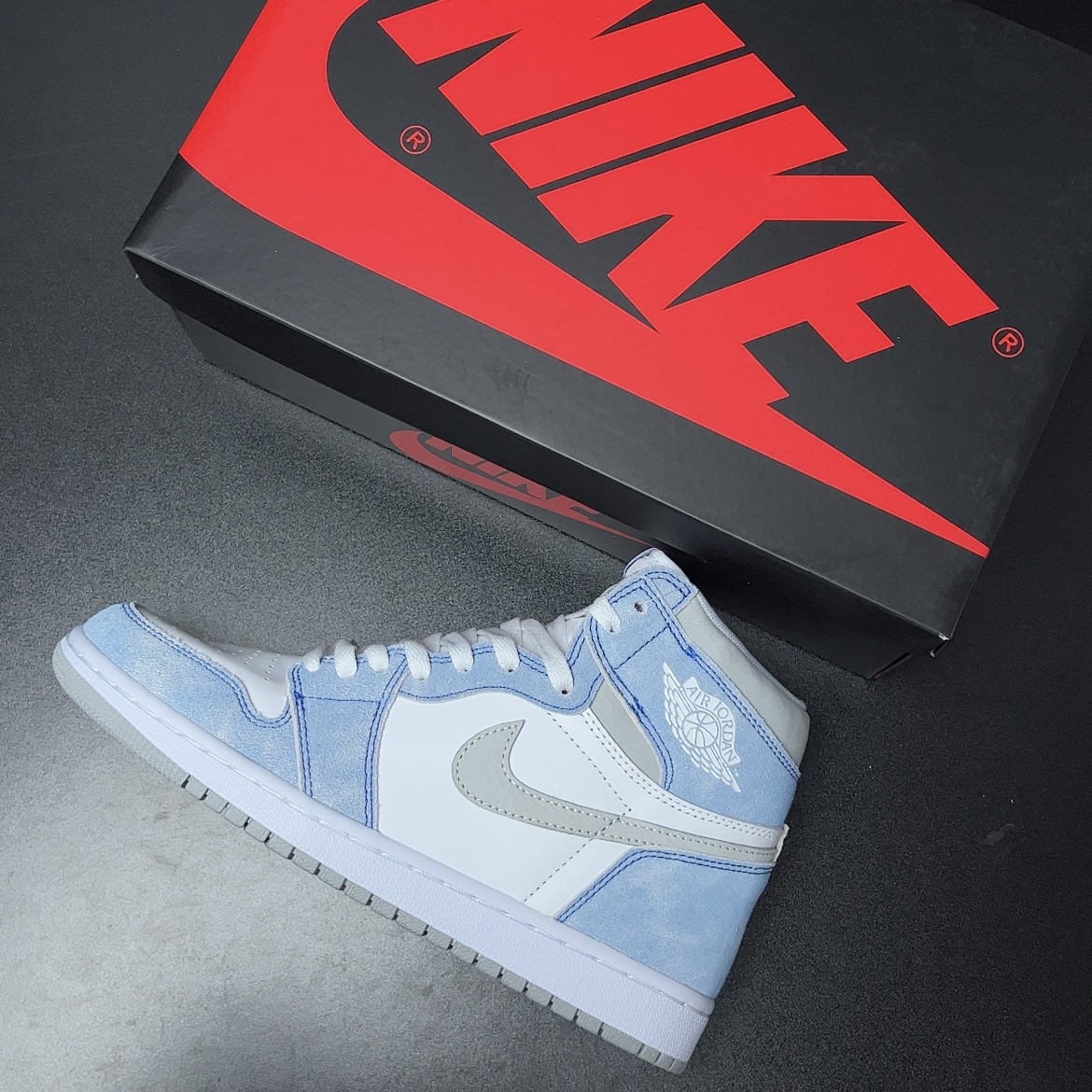 Nike Air Jordan 1 High OG "Hyper Royal"（555088-402）