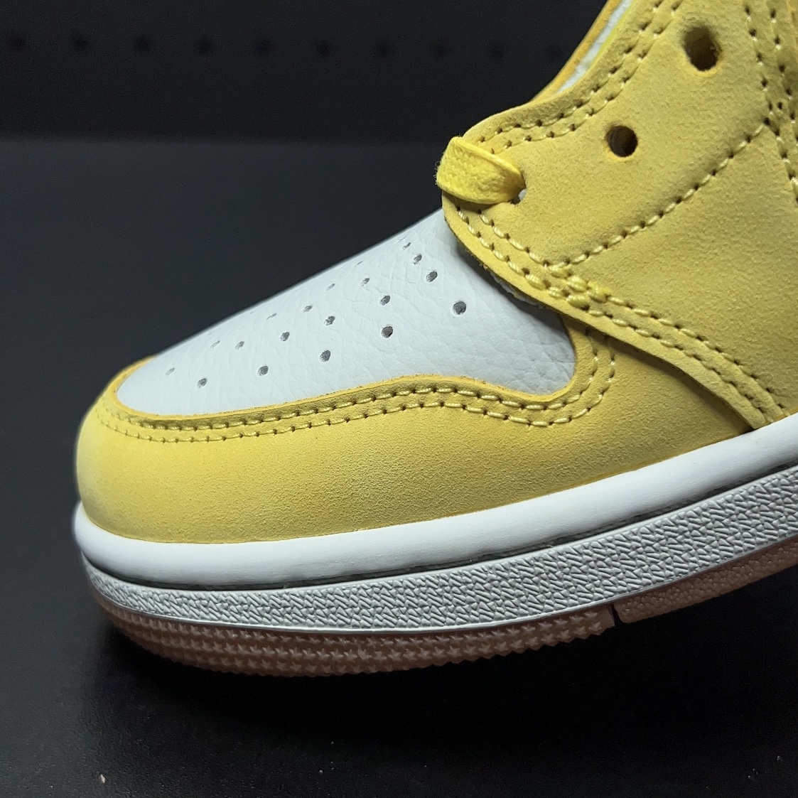 【LJR】Travis Scott × Nike WMNS Air Jordan 1 Low OG "Canary" (DZ4137-700 )
