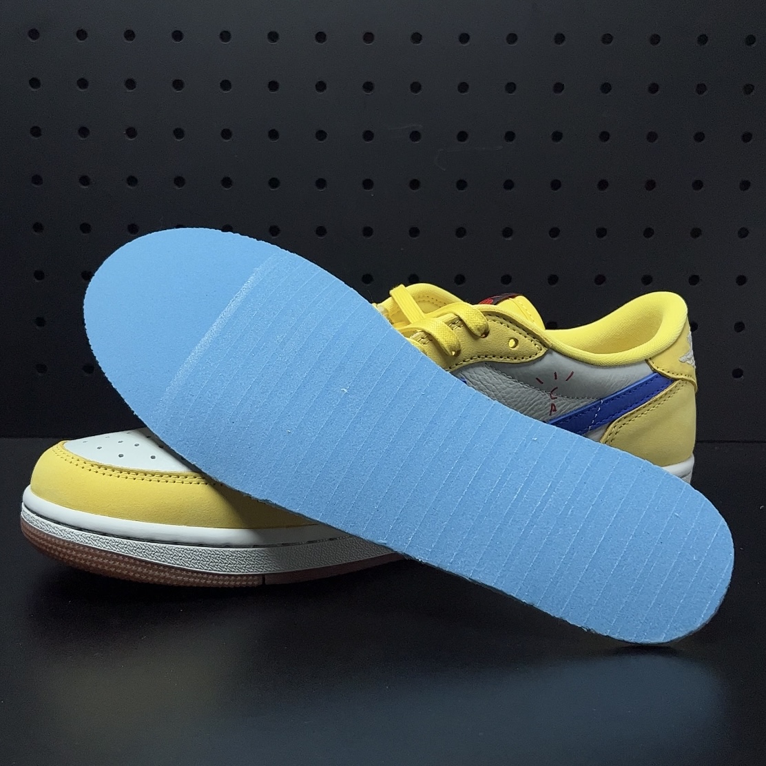 【LJR】Travis Scott × Nike WMNS Air Jordan 1 Low OG "Canary" (DZ4137-700 )