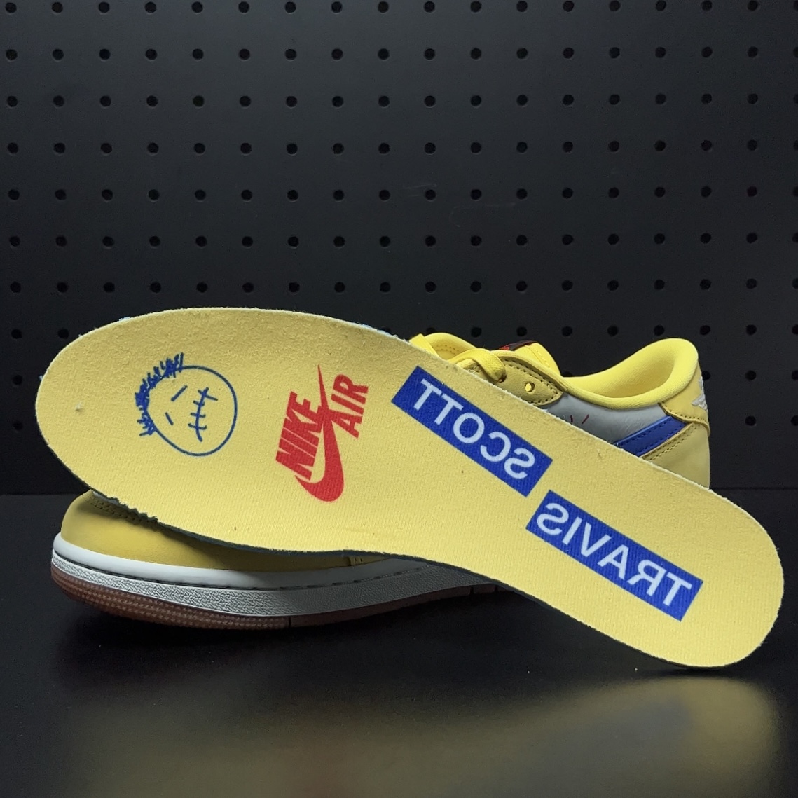 【LJR】Travis Scott × Nike WMNS Air Jordan 1 Low OG "Canary" (DZ4137-700 )