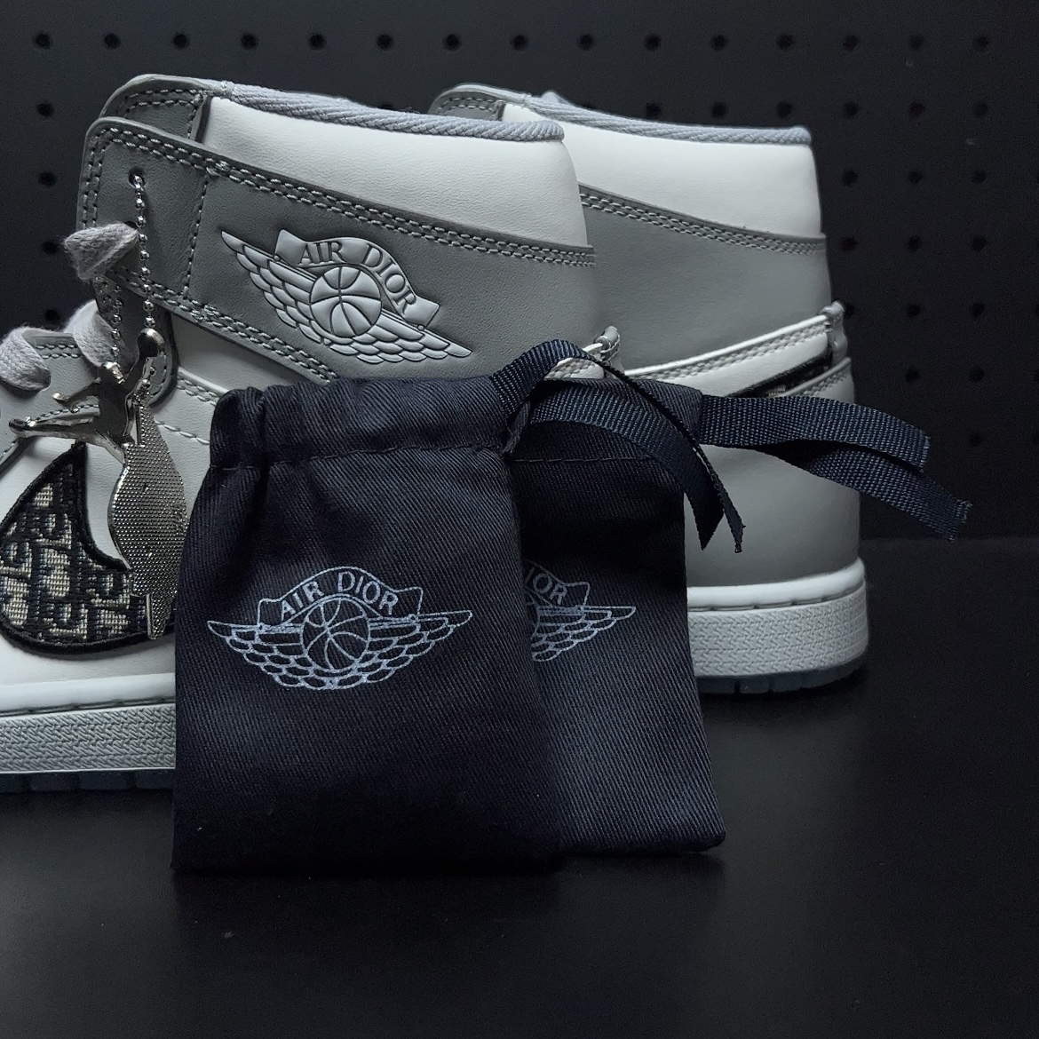 Dior × Nike Air Jordan 1 High OG "DIOR" (CN8607-002)