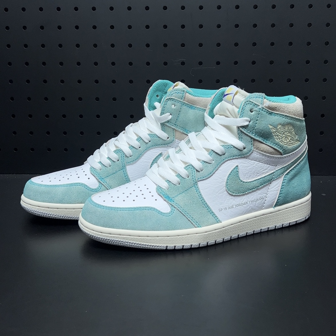 NIKE AIR JORDAN 1 RETRO HIGH OG TURBO GREEN（555088-311）