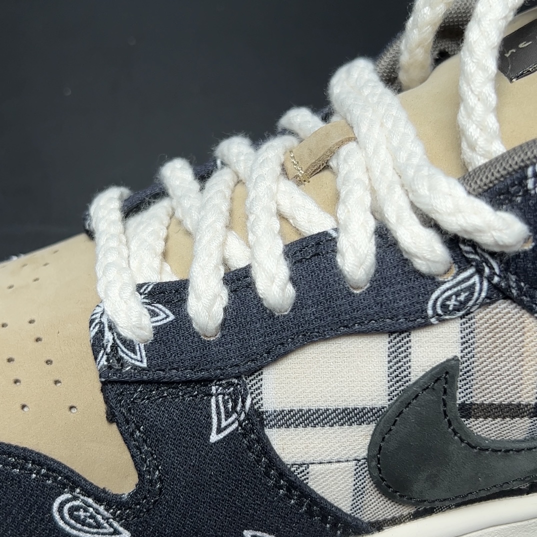 Travis Scott × Nike SB Dunk Low (CT5053-001)