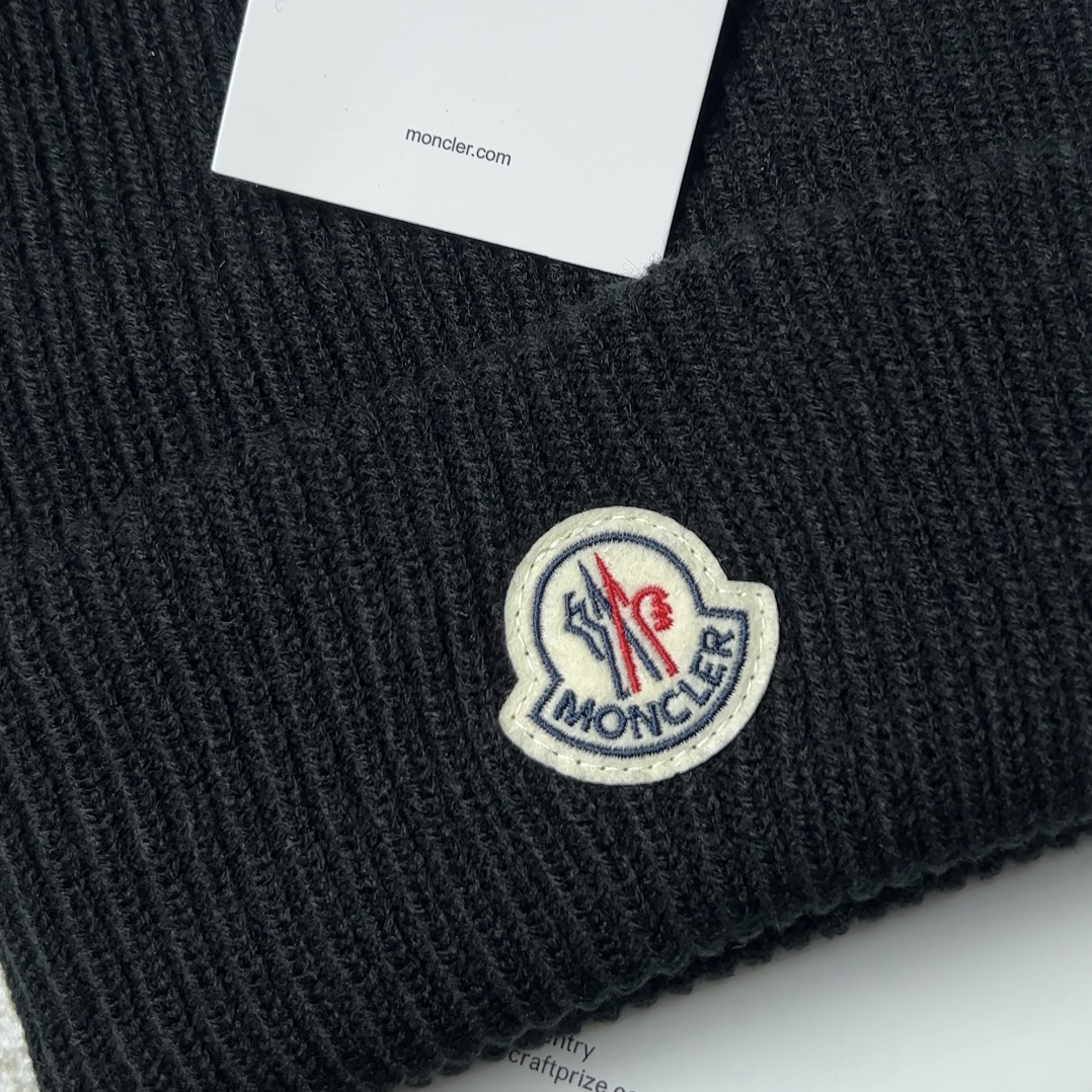 MONCLER  Wool Beanie“black”（9970600A1646）