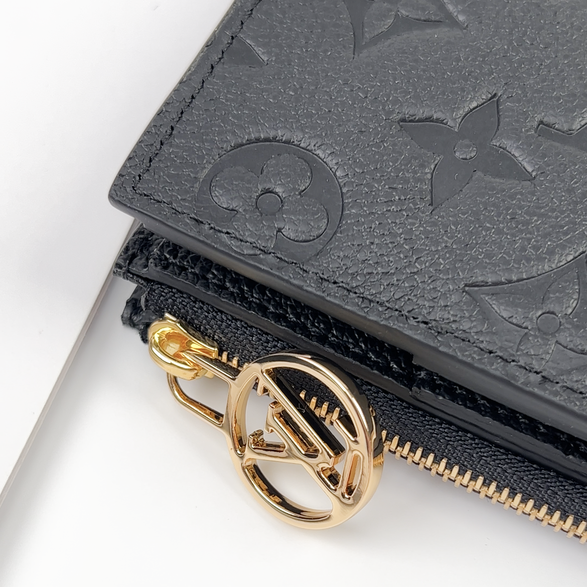 Louis Vuitton Portefeuille Lisa（M12536）