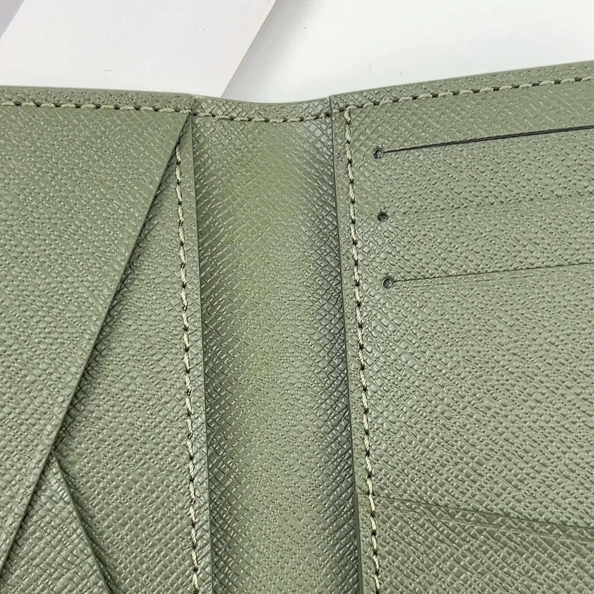 Louis Vuitton Pocket Organizer - Monogram Other （M11548）