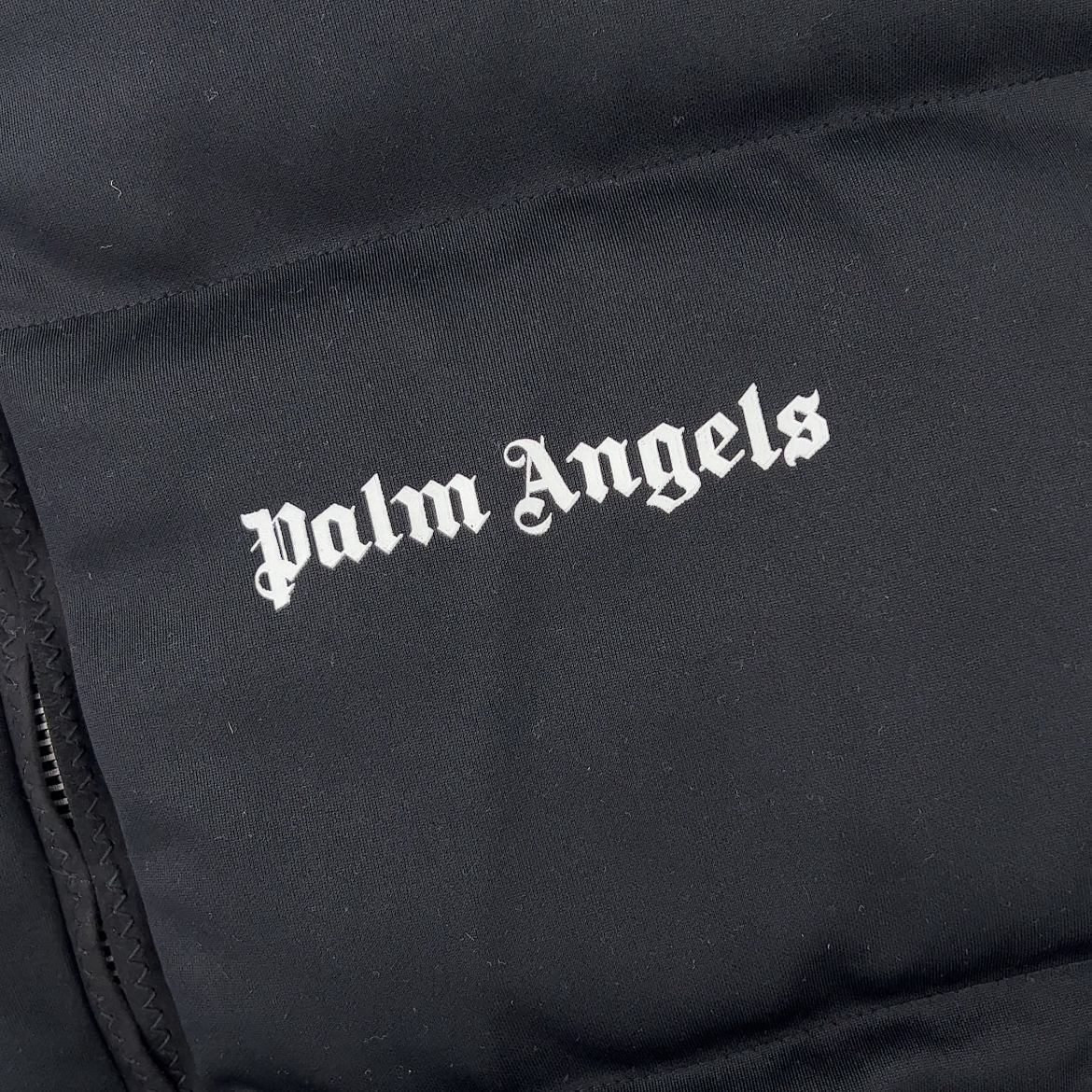 Moncler Genius x Palm Angels collaborative down jacket（G209L1A00019M1356999）
