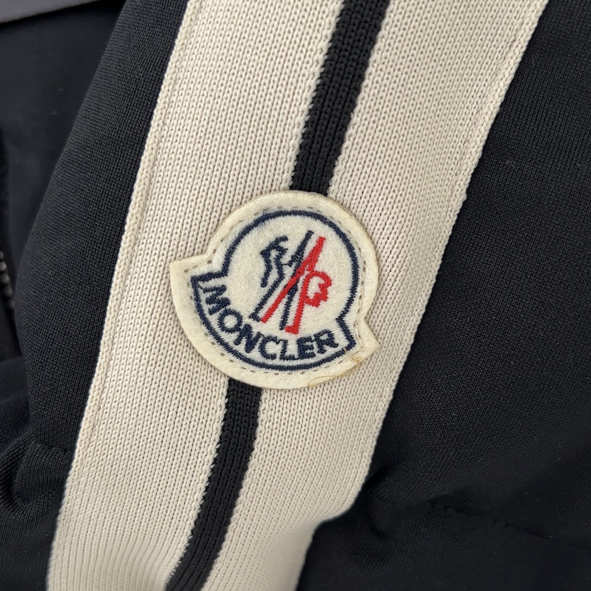 Moncler Genius x Palm Angels collaborative down jacket（G209L1A00019M1356999）