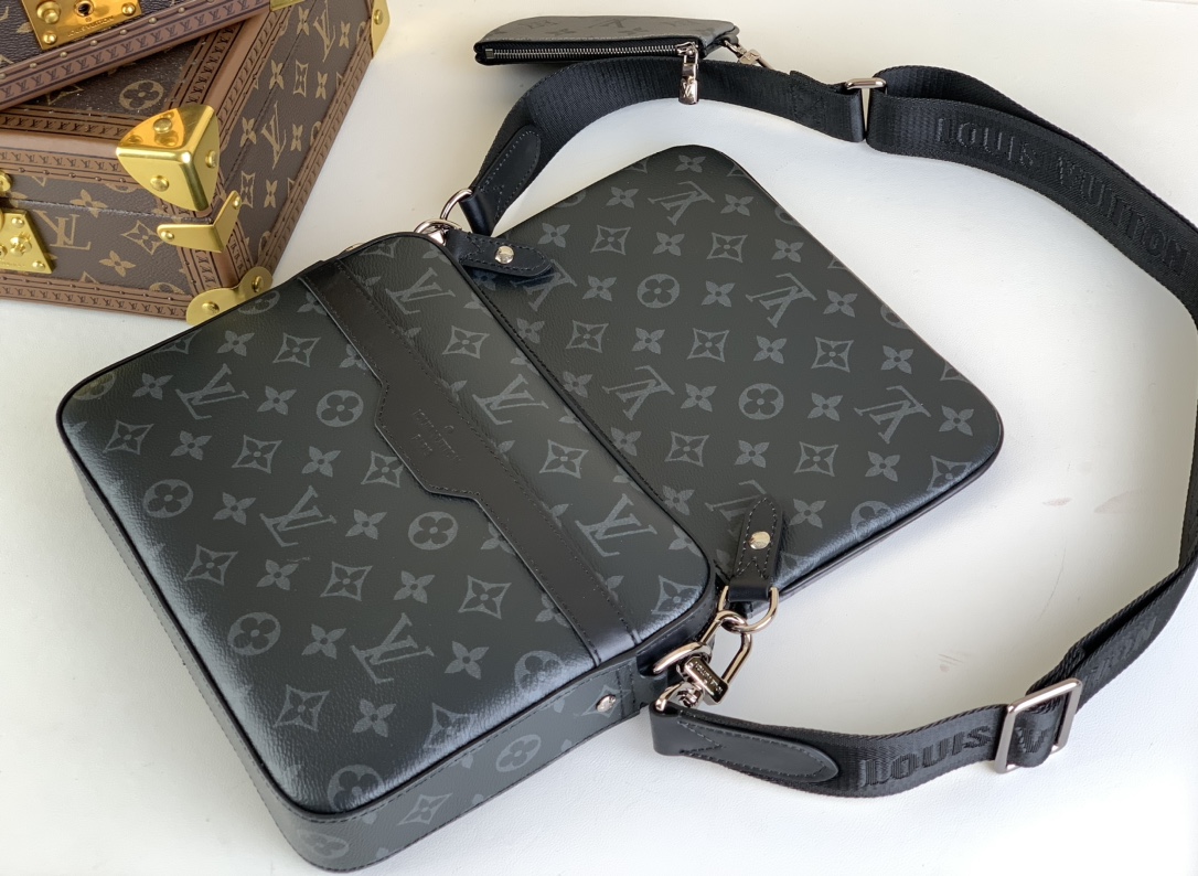 Louis Vuitton Monogram Eclipse Reverse Trio Messenger Shoulder Bag  (M69443）