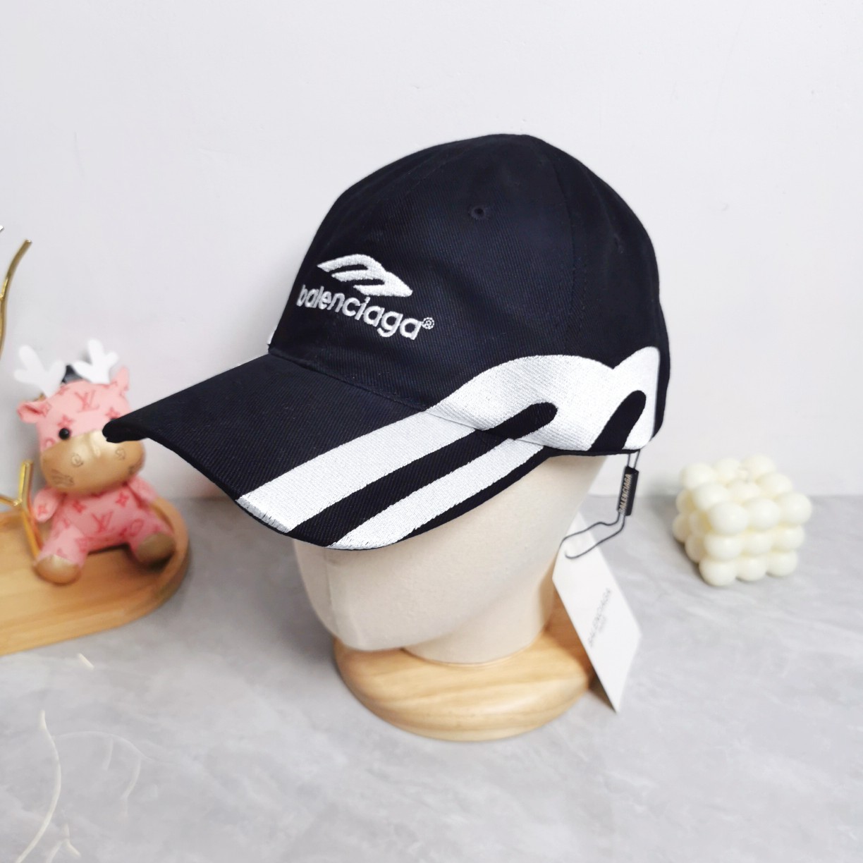 Balenciaga baseball cap（766860410b21702）