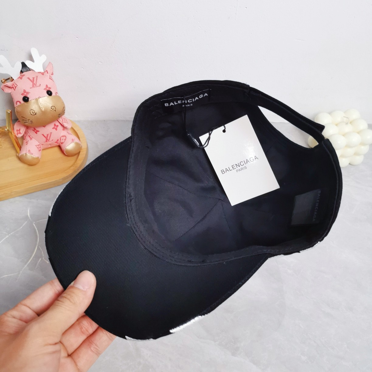 Balenciaga baseball cap（766860410b21702）