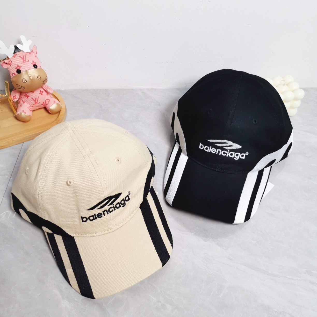 Balenciaga baseball cap（766860410b21702）