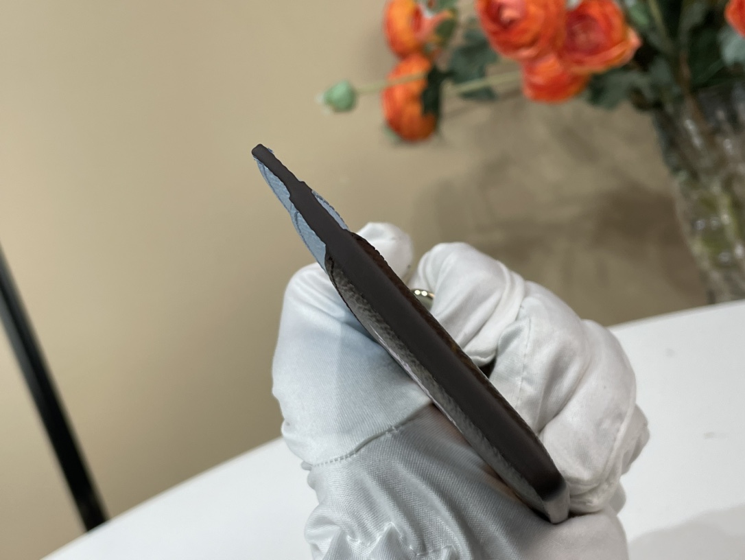 Louis Vuitton  Charms business card holder (M12227）