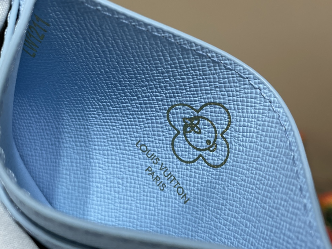 Louis Vuitton  Charms business card holder (M12227）