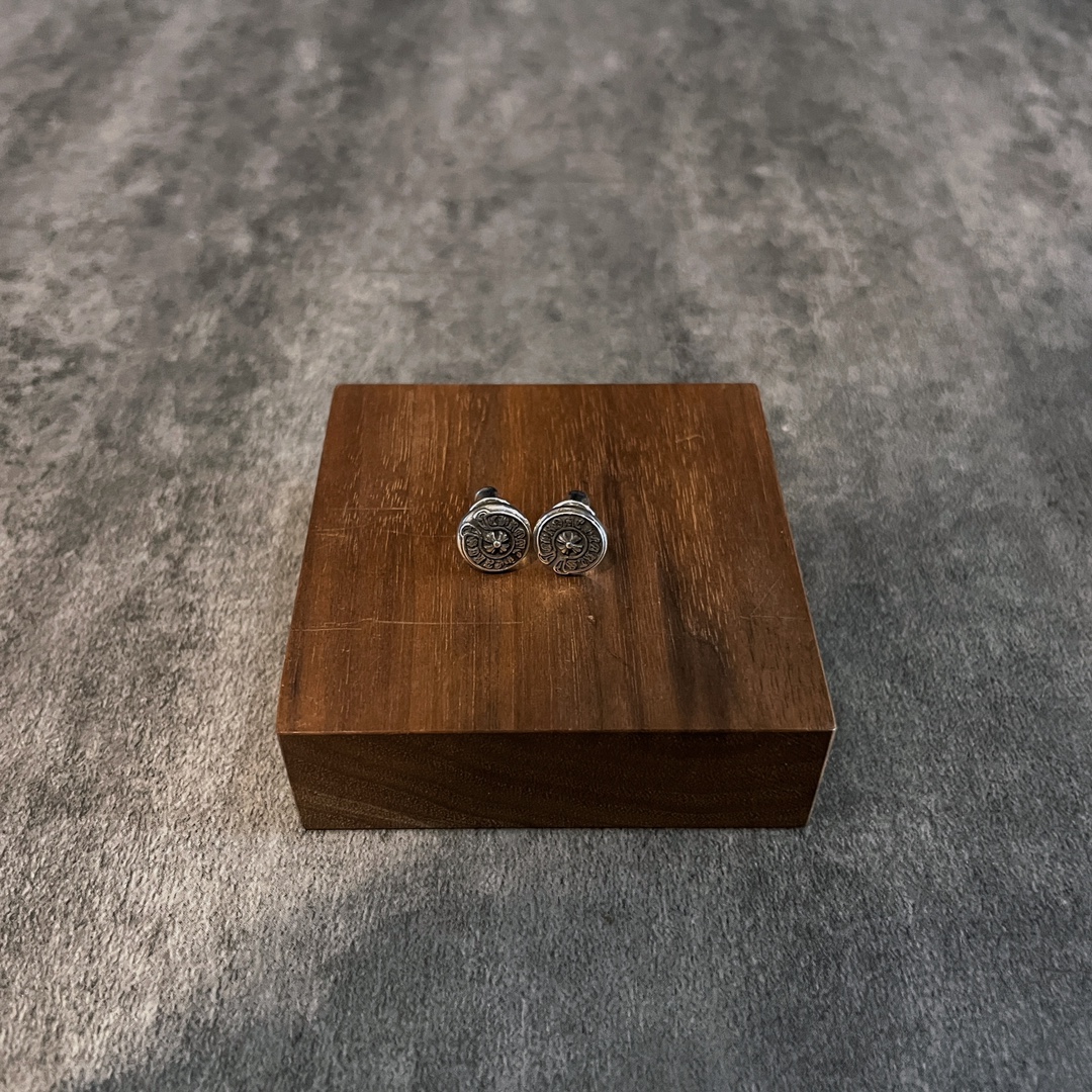 Chrome Hearts Horseshoe Stud Earrings（CHROME HEARTS 221）