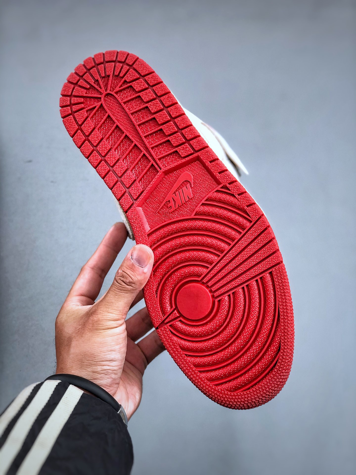 Nike  Air Jordan 1 Retro High OG "Sail/Light Bone/Cinnabar"（DB4612-100）