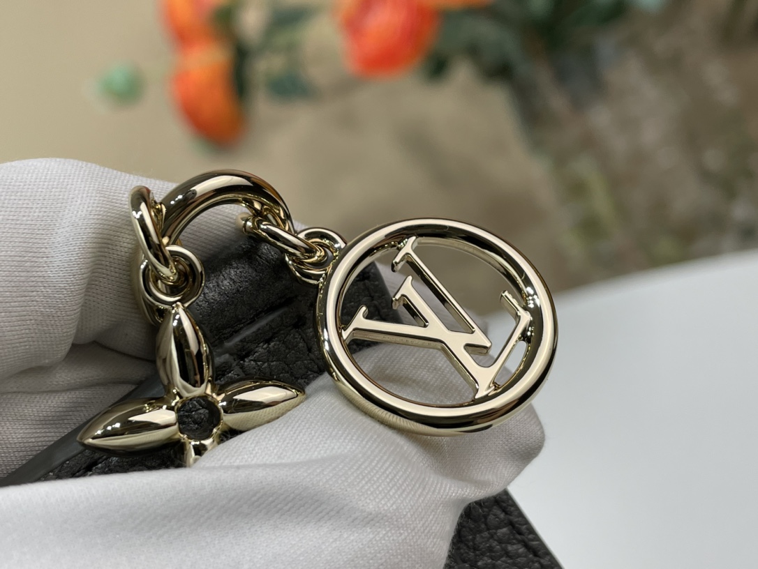 Louis Vuitton Margot Wallet Monogram Empreinte Leather (M12178）