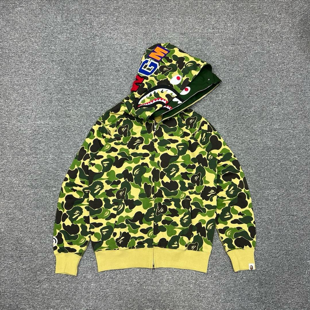 Bape Shark Hoodie（1H30-215-018）