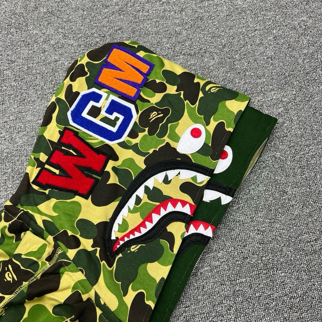 Bape Shark Hoodie（1H30-215-018）