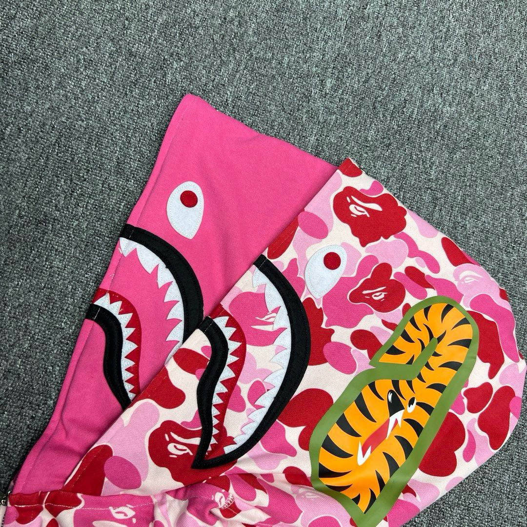 Bape Shark Hoodie"red'（0ZXSWW215018G-1）