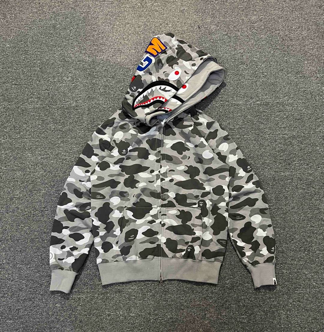 Bape Shark Hoodie（1H30-215-018）