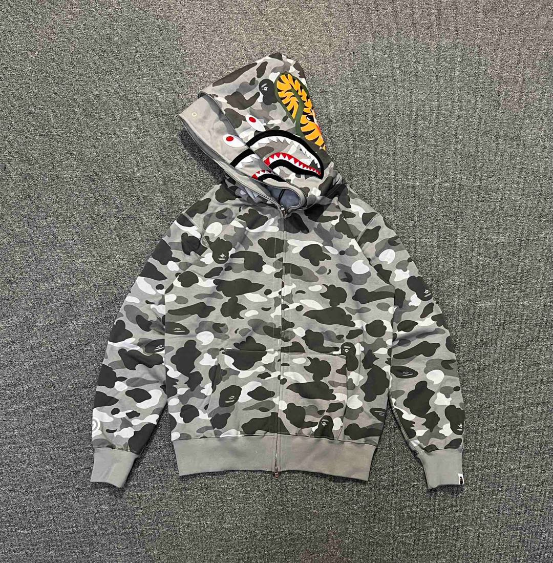 Bape Shark Hoodie（1H30-215-018）
