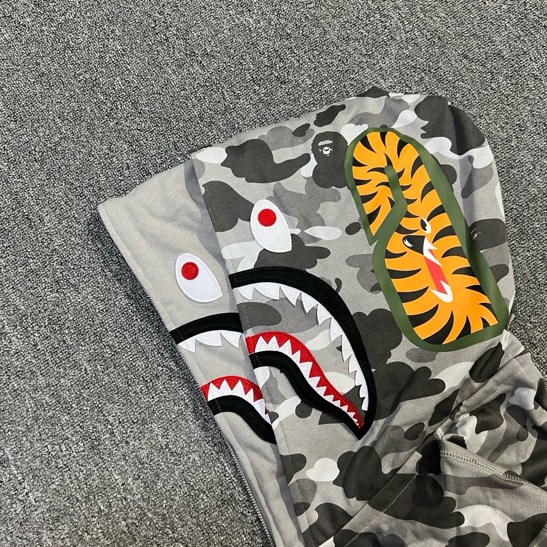 Bape Shark Hoodie（1H30-215-018）